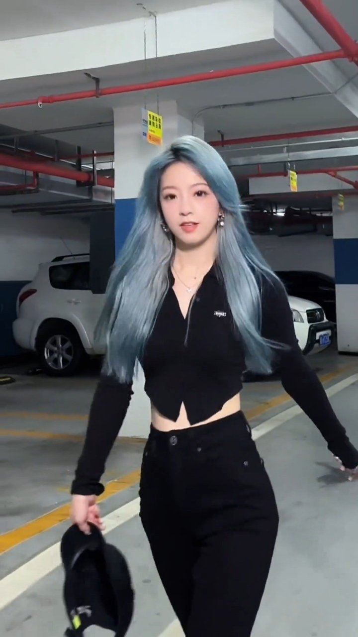 没什么爱好 就是挺爱笑#氛围感压帽杀