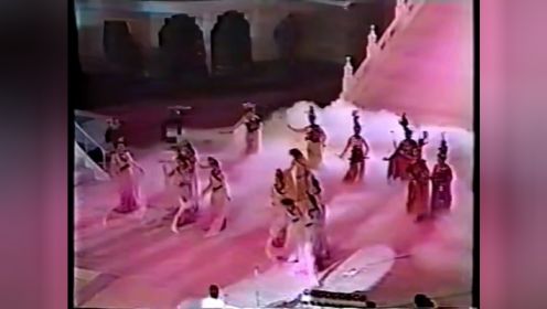 1985年春节联欢晚会直播版    董文华、柳培德—《十五的月亮》、《生命之花》