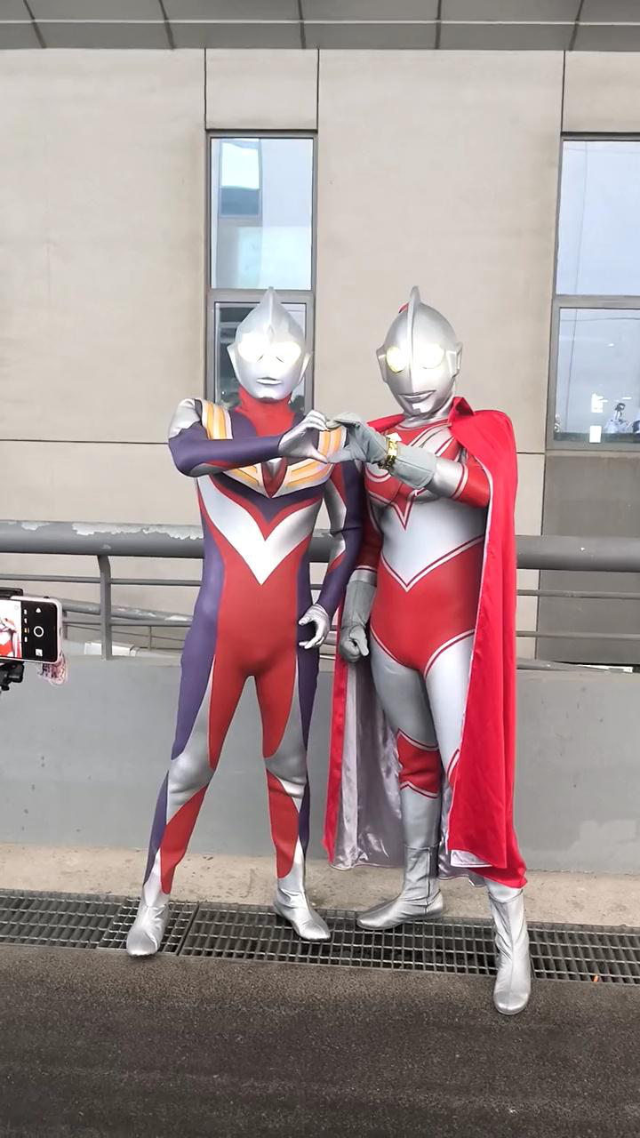 有爱心的迪迦和杰克