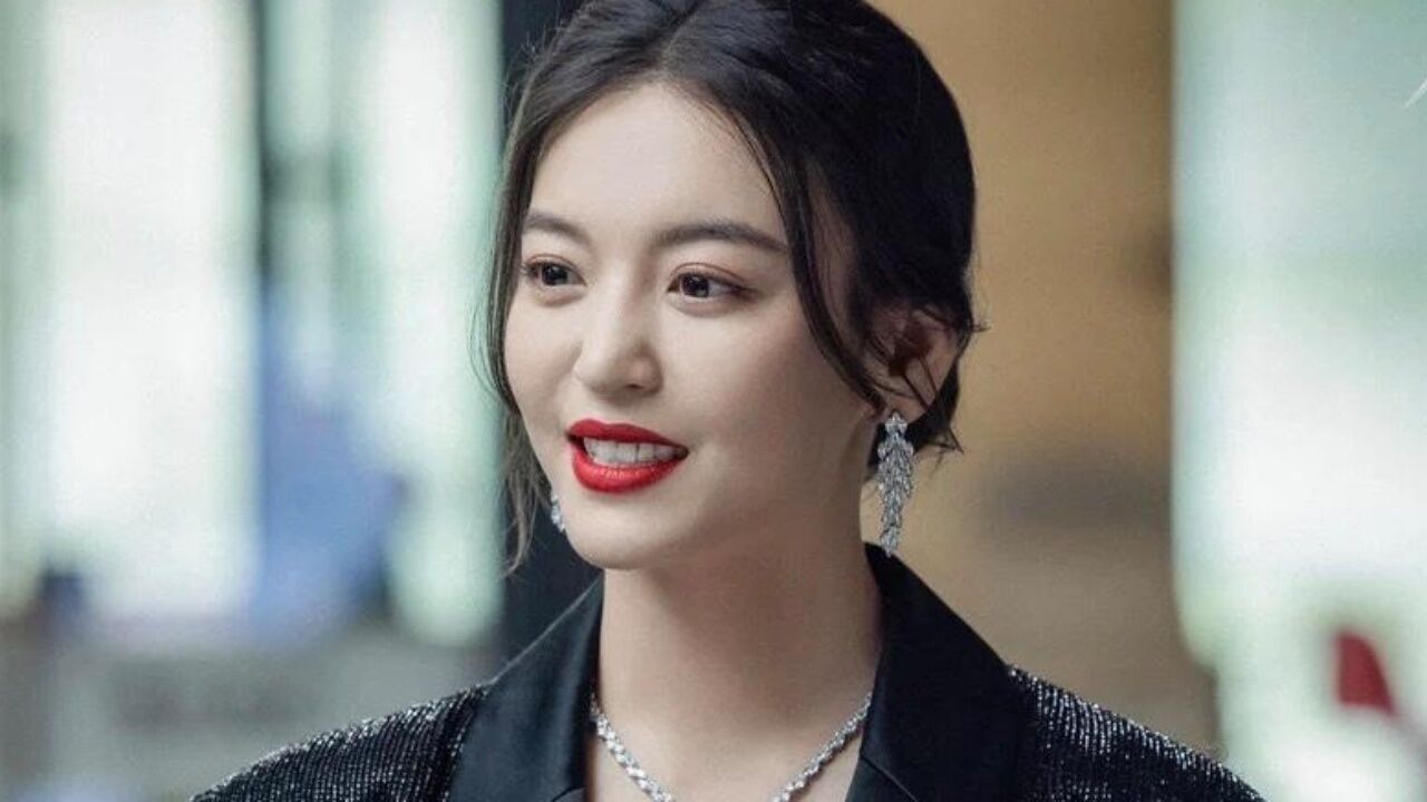 揭秘尤靖茹新剧《公诉》,拒绝剧抛脸?实力颜值力压迪丽热巴?