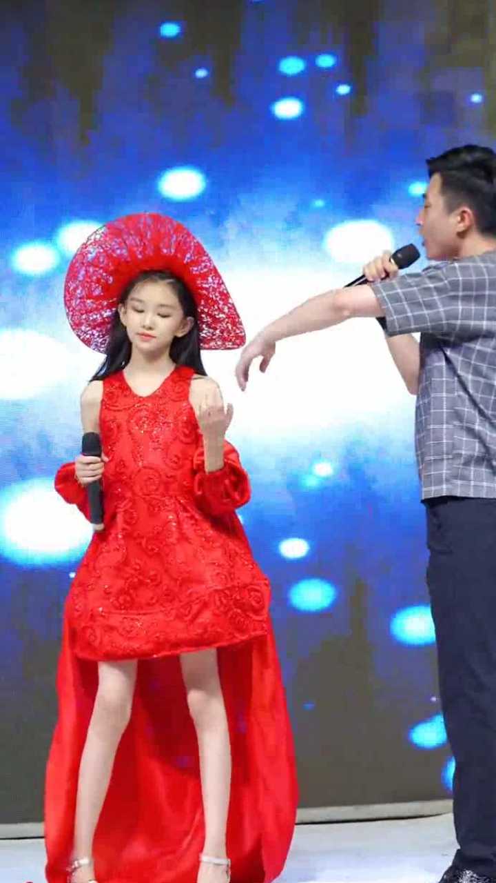 童模宋小睿一首歌唱了这么多次,自己不觉得尴尬吗,真心不好听