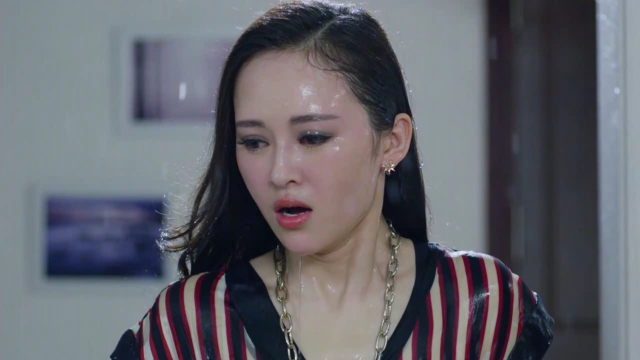 梅花儿香:刘爱琪还有脸道歉,姐姐直接一盆洗脚水泼过去