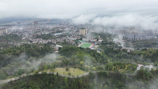 雨后麻阳:秀丽山川入云端