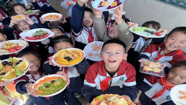 三门峡市陕州区第一初级中学小学部实践活动课《水果拼盘》