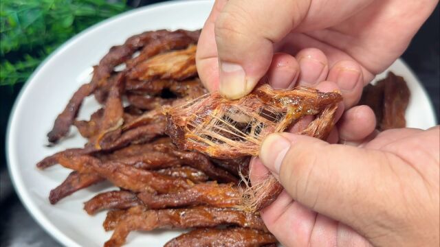 用猪肉也能做风干肉干,做法简单好学零失败,劲道拉丝有嚼劲