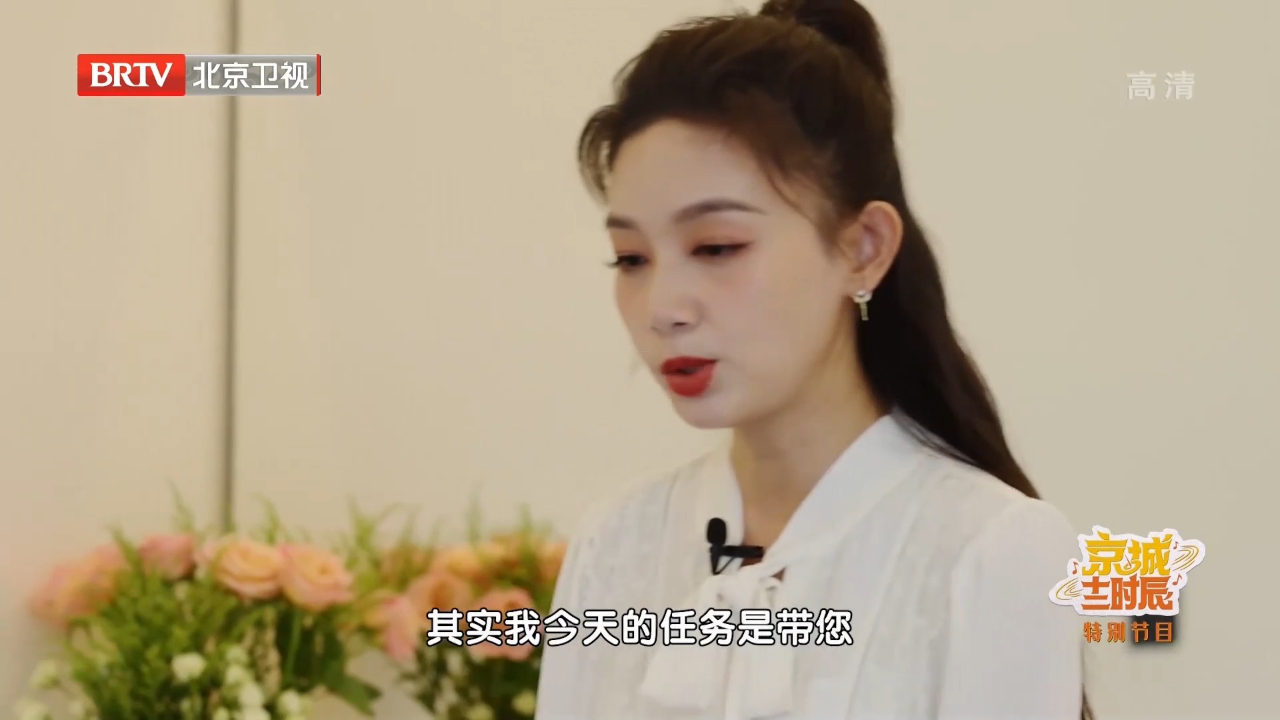 刘婧竟安排了正骨理疗,听着小柯的声音惨不忍睹,但体验极佳