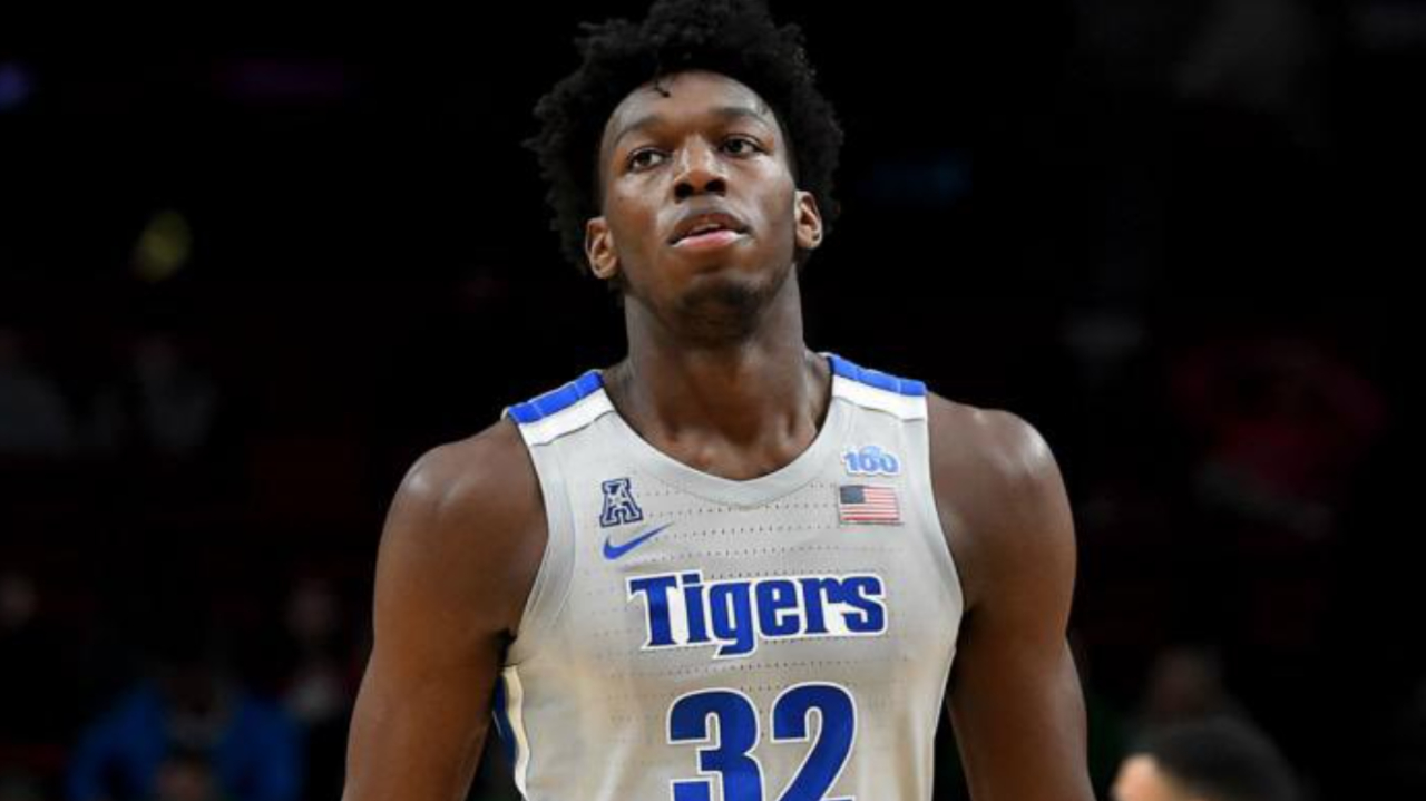 27分大胜,绿军8连胜!布朗单核带队,怀斯曼首发惊艳