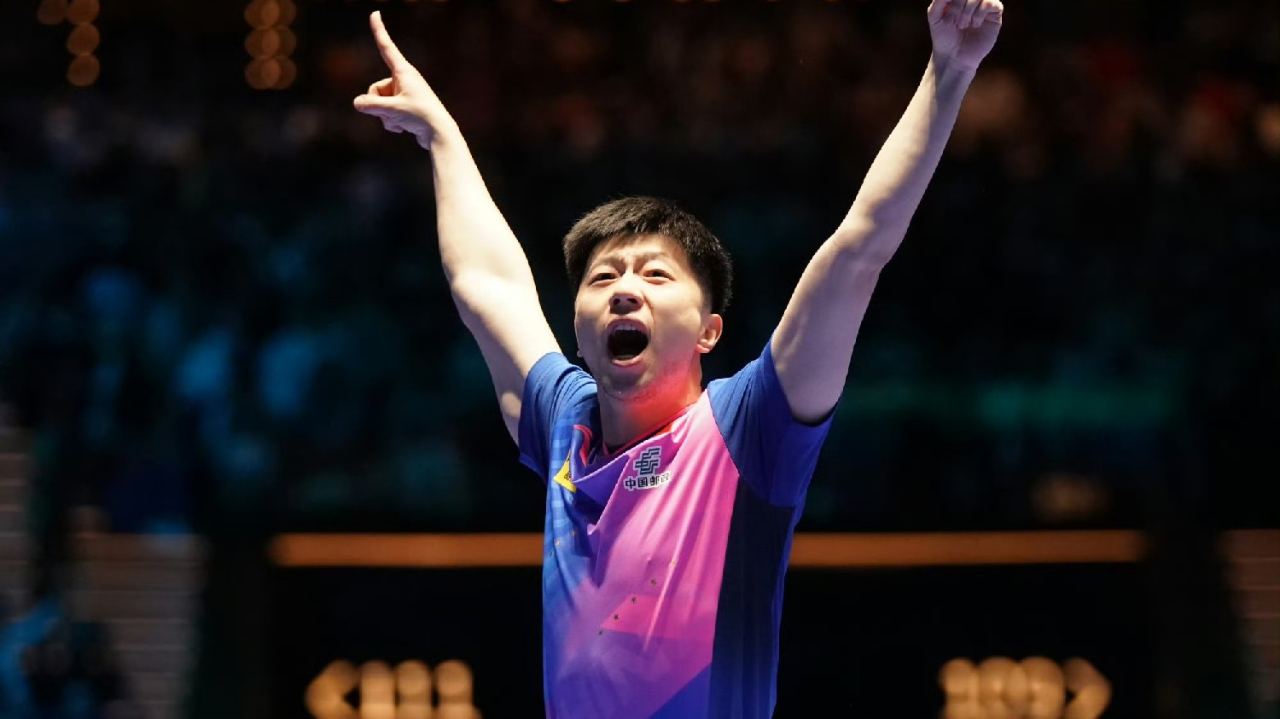 马龙神奇逆转林高远集锦 龙队丢球拍 双手指天庆祝