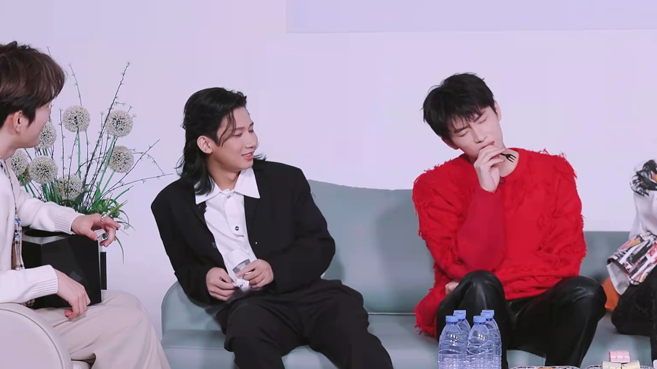 曹杨唱《黑色幽默》致敬周杰伦