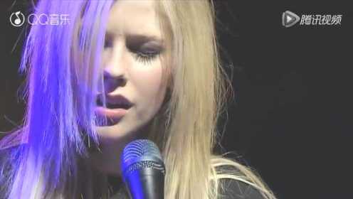 Avril Lavigne《Slipped Away》
