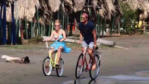 Shakira、Carlos Vives《La Bicicleta》