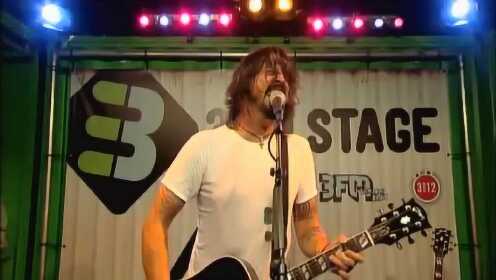 Dave Grohl《Walk》《The Pretender》solo acoustic