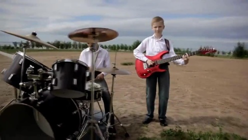 Дети поют Гимн России——俄罗斯联邦国歌（封面绝不坑你