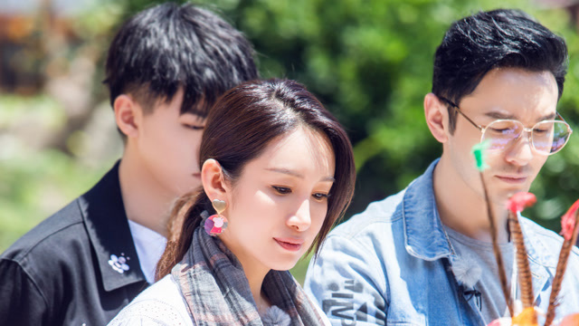 来看看黄晓明vs秦海璐谁赢了