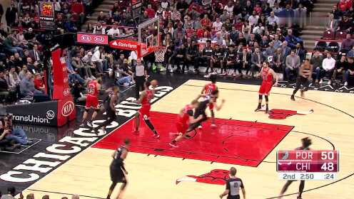《NBA全场集锦》【得分】老油条！利拉德突然加速空中虚晃上篮