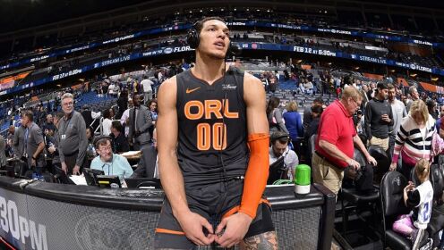 《NBA全明星》【球星】戈登全明星扣篮大赛集锦 五个满分加赛飞跃2.26米中锋仍难夺冠