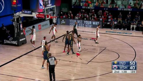 《NBA全场集锦》特纳挡拆顺下直杀篮下 举火烧天打成2+1