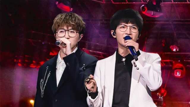 周深毛不易同台合唱《got it》,禁欲系男神带着神仙嗓音来了