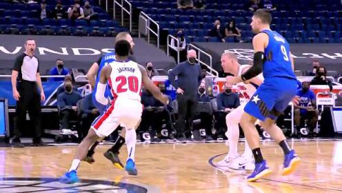 《NBA全场集锦》复出状态这么好？福尼耶极大干扰下也能扔进