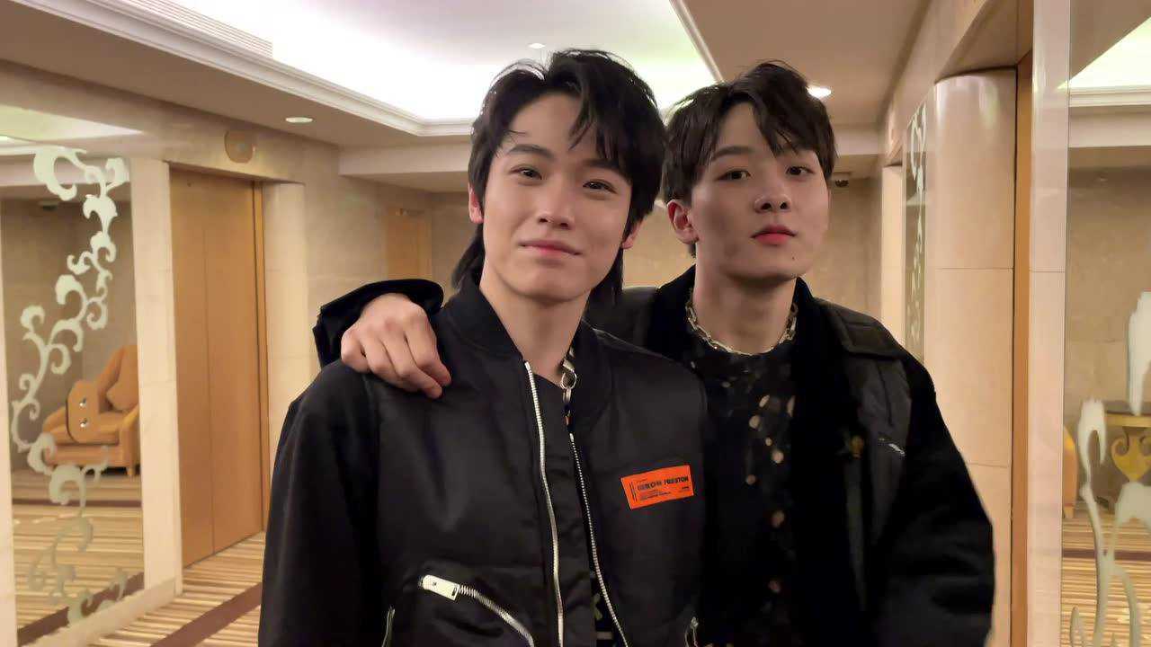 【原来是舅先生】随腾讯时尚来上海时装周看inxx大秀啦_高清1080p在线