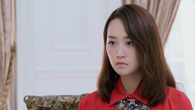 《爱人的谎言》第二十三集01:"夏琳"拿着童四季的照片,照着地址找到了