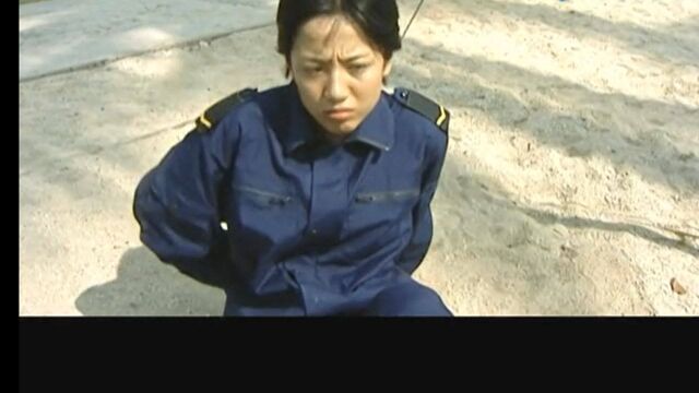 《军营午时花》第1集01:罗小曼当兵第一天就出洋相,女兵的训练量真大