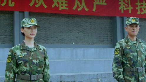 《火线出击（上）》第13集02：张梦一交待战士们注意江涛女同志身份，江涛很不满张梦一这么做
