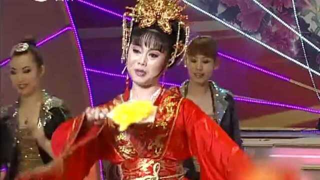 赵晓波精彩演唱引人叫好