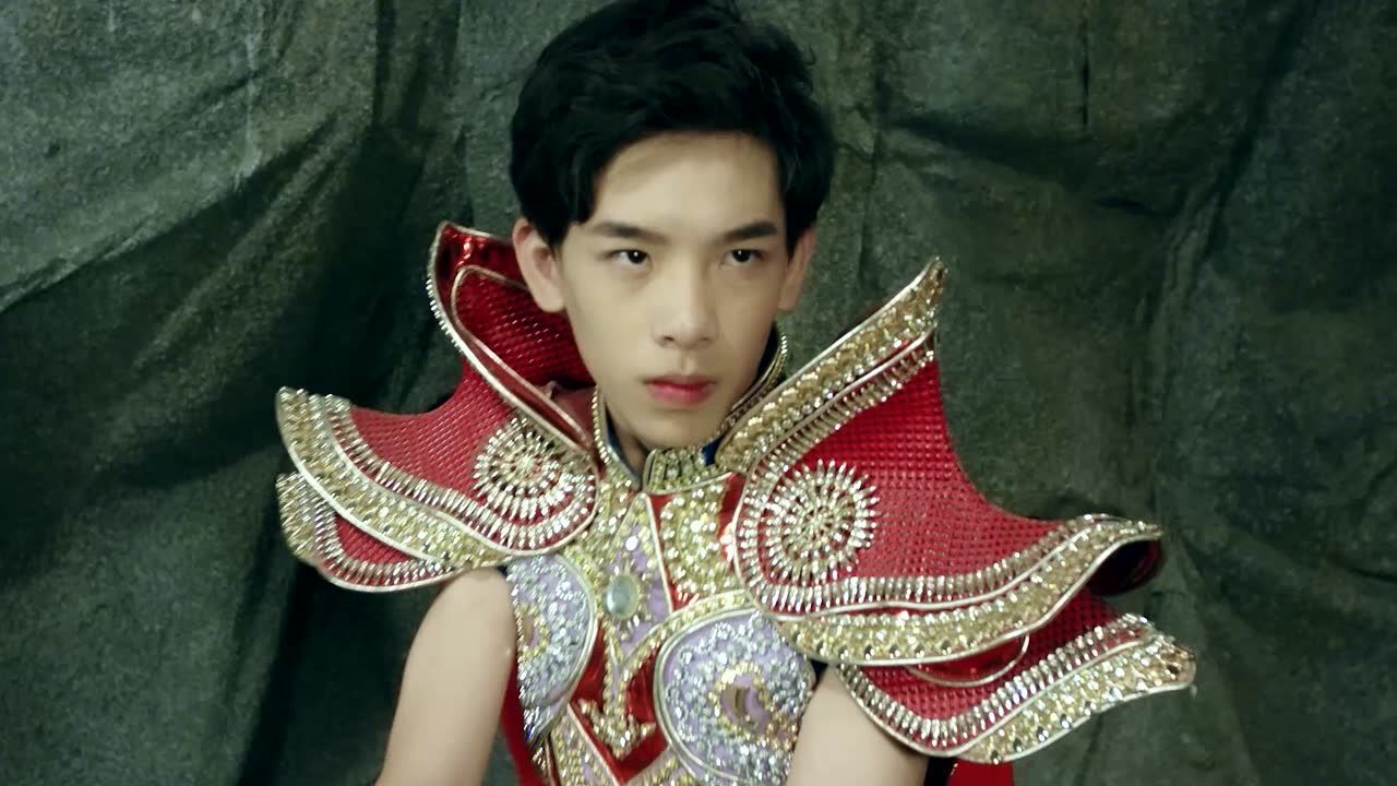 魔法学院之六大令牌:卡丁打败火蝠王_腾讯视频