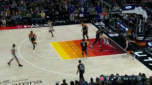 《NBA全场集锦》动作华丽稳准狠 坎宁安转身后仰一气呵成