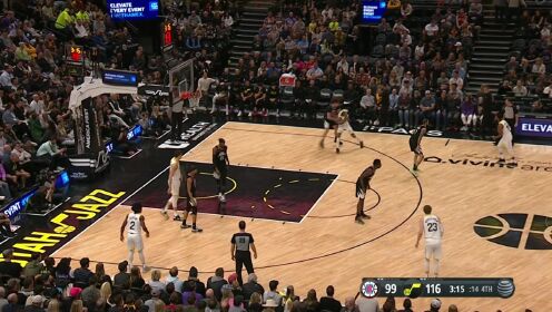 《NBA全场集锦》普雷斯顿失误送机会！克拉克斯顿转身杀入篮下暴力扣篮