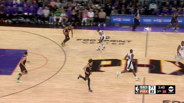 将功补过！杜兰特底角三分抬手就扔干脆利落