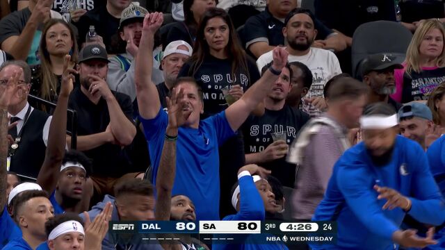 单挑打你根本不费吹灰之力 东契奇戏耍奥斯曼三分出手正中靶心