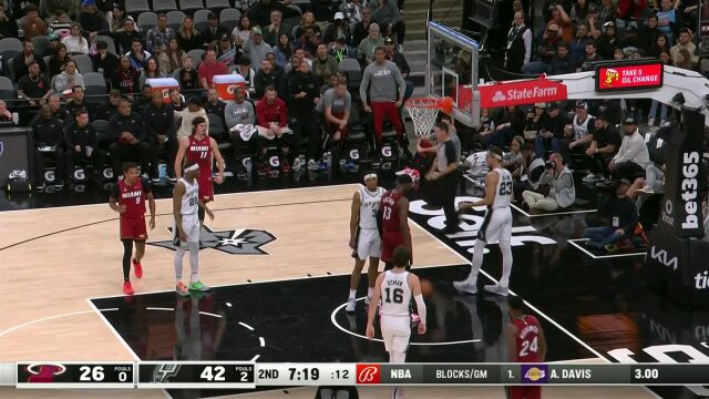 如入无人之境！阿德巴约蝴蝶穿花飞身上篮打成2+1