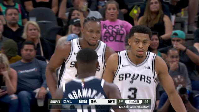 欧文眼观六路耳听八方 突破分球精准定位克勒贝尔三分命中