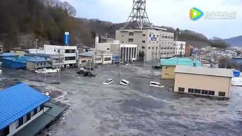 实拍日本海啸摧毁城市恐怖过程 洪水来袭画面超震撼！