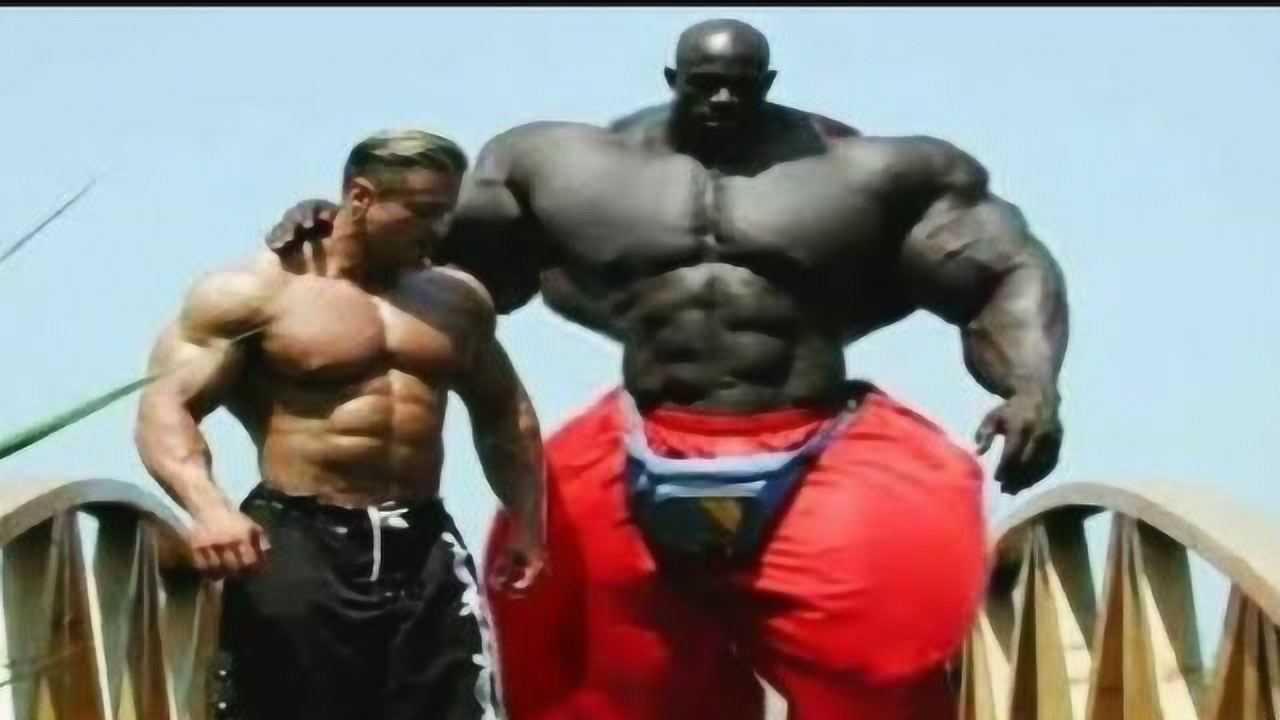 怪兽级肌肉男_高清1