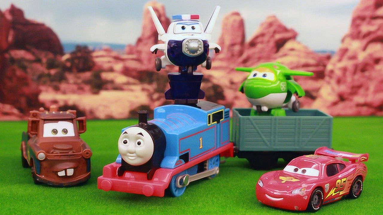 《玩具》奇趣箱小猪佩奇玩具故事 托马斯小火车拆橡皮泥,拆出超级飞侠