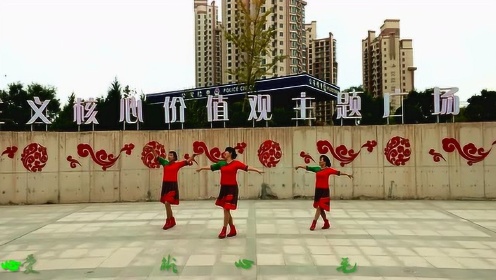 这个广场有点酷!兰州心爱广场舞《索南扎西的舞台》超美民族舞