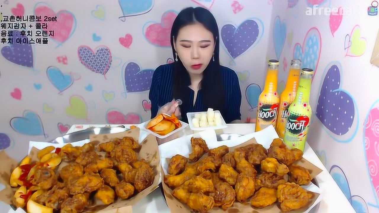 吃播大胃王卡妹吃炸鸡喝汽水_高清