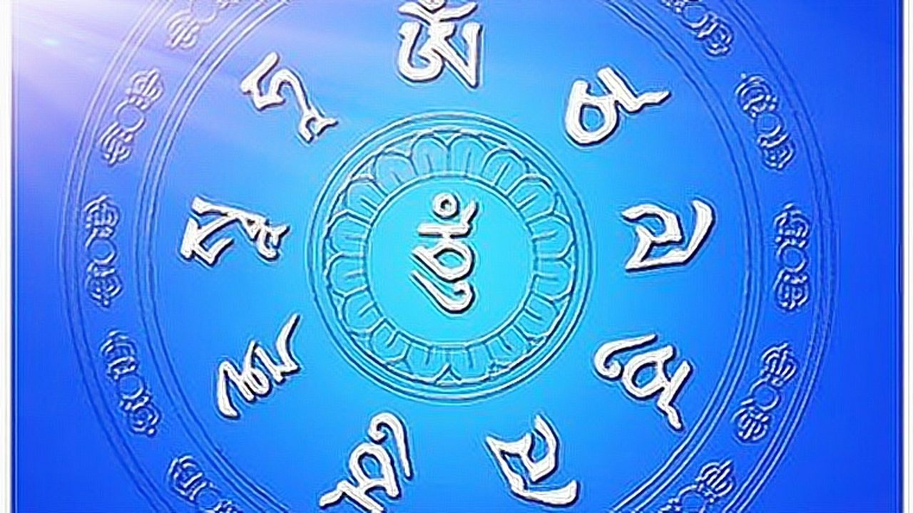 在藏地的山石上随处可见的观世音菩萨的心咒六字真言