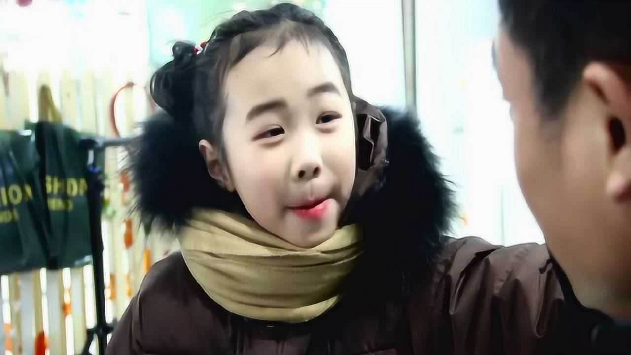 小孩尿尿真好玩_高清