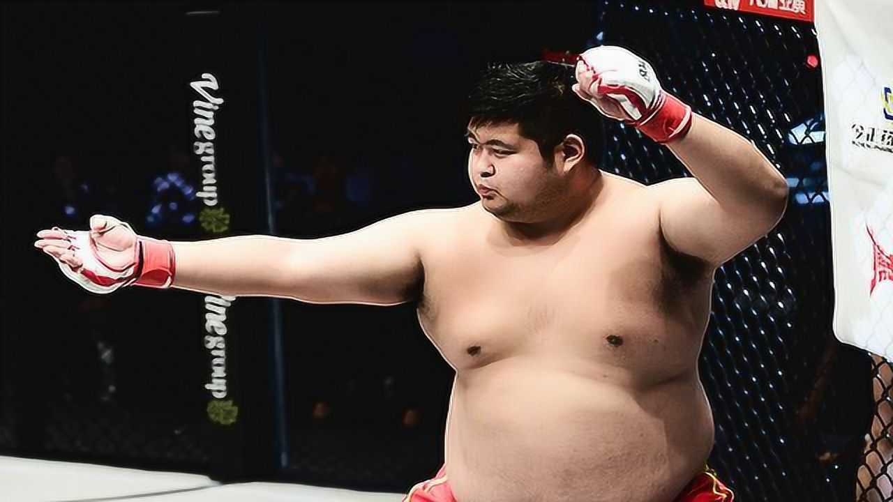 敖日格勒第一回合遭崔洪万ko休克