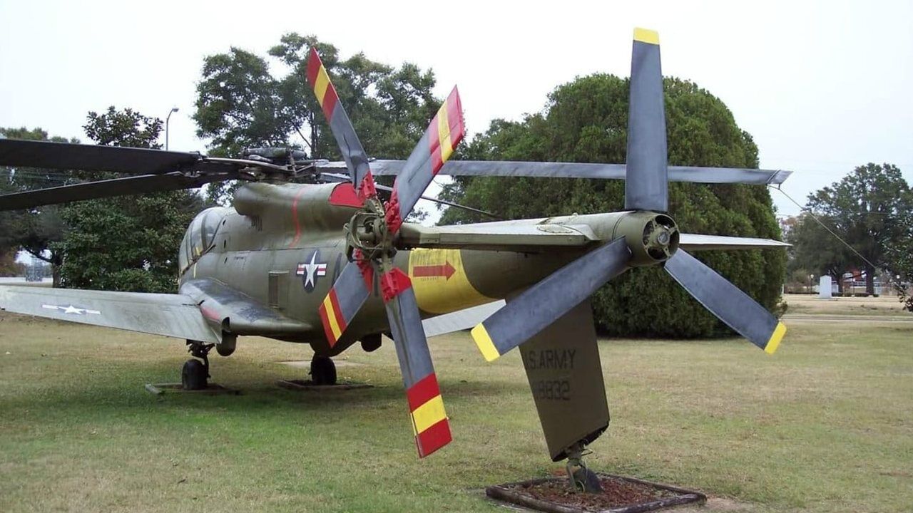 设计超前的夏延武装直升机有两个尾桨真不敢相信是二战的直升机