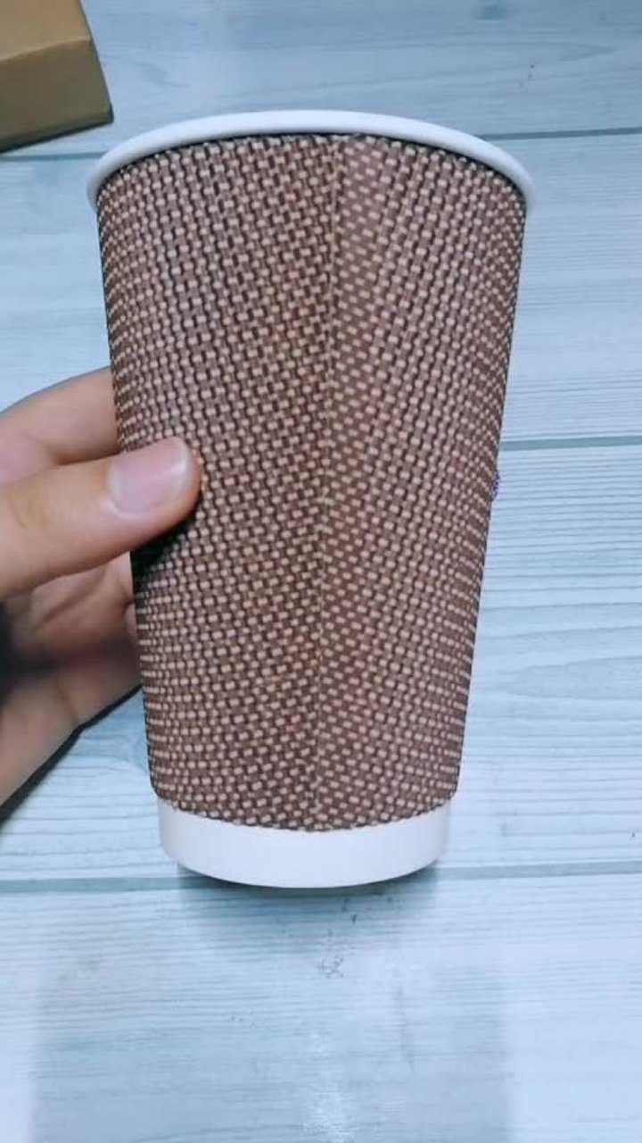 奶茶杯子做的笔筒