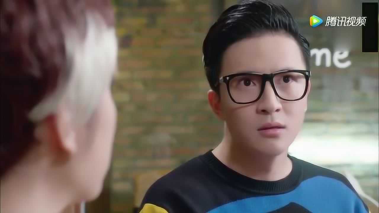 "娘娘腔"薛之谦,"女汉子"王晓晨,这坐姿没谁了