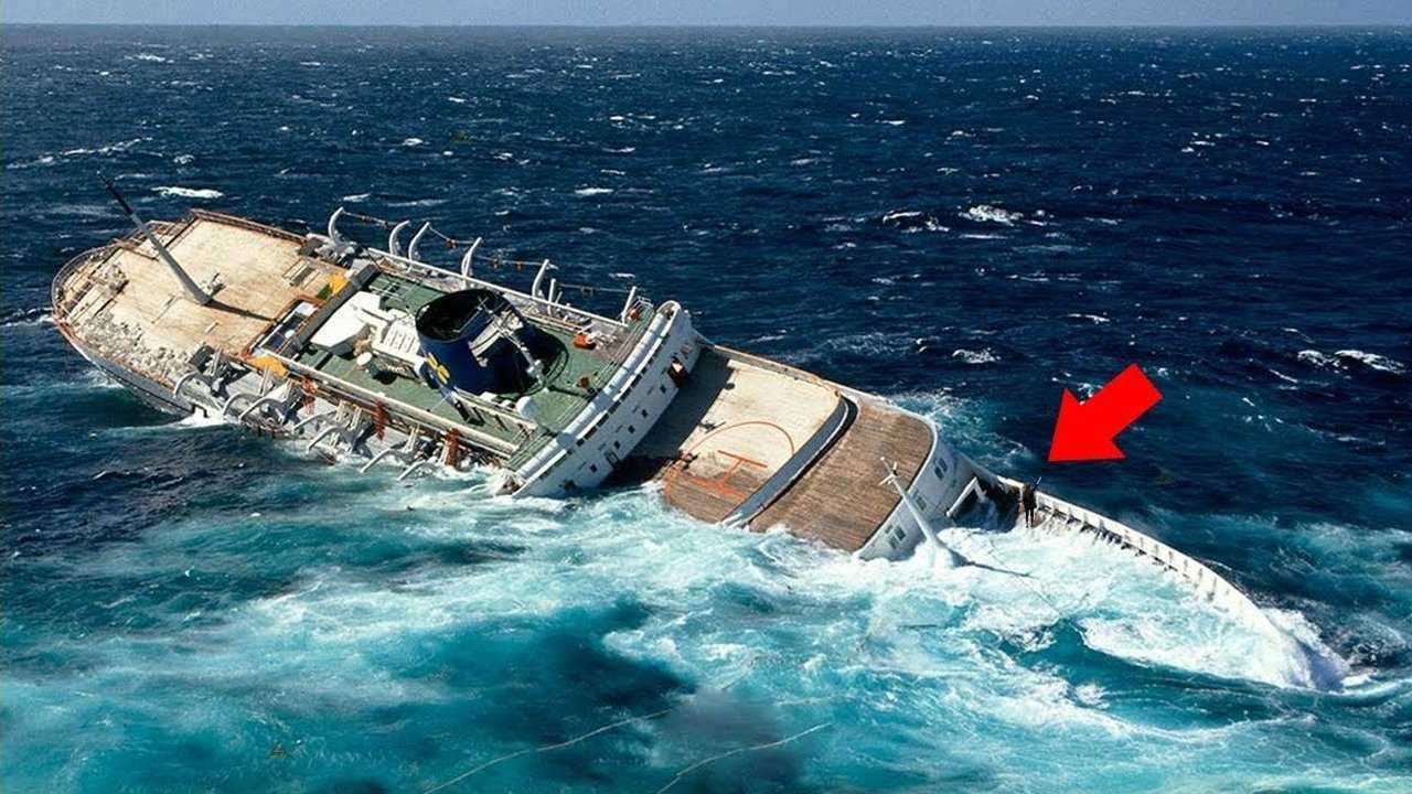 很罕见，海上大型船舶沉船的过程_腾讯视频