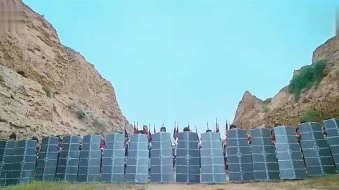 越光宝盒美女的美腿吸睛老太婆的飞吻辣眼没有一劫逃得过