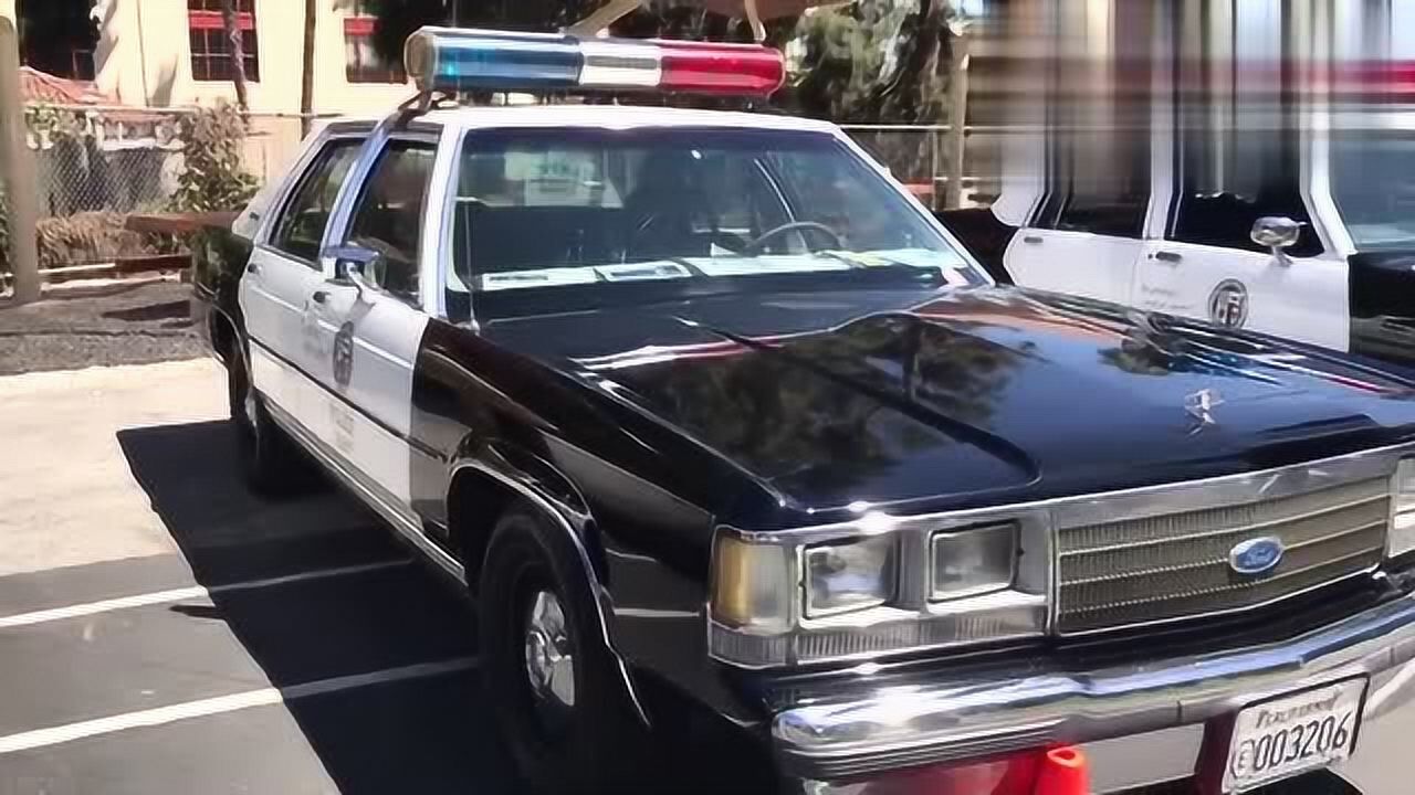 美国lapd不同年代的经典警车_腾讯视频