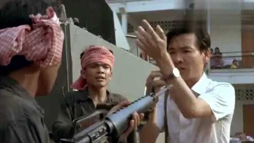两弹一清电影《战火屠城》片段，柬埔寨红色高棉滥杀无辜